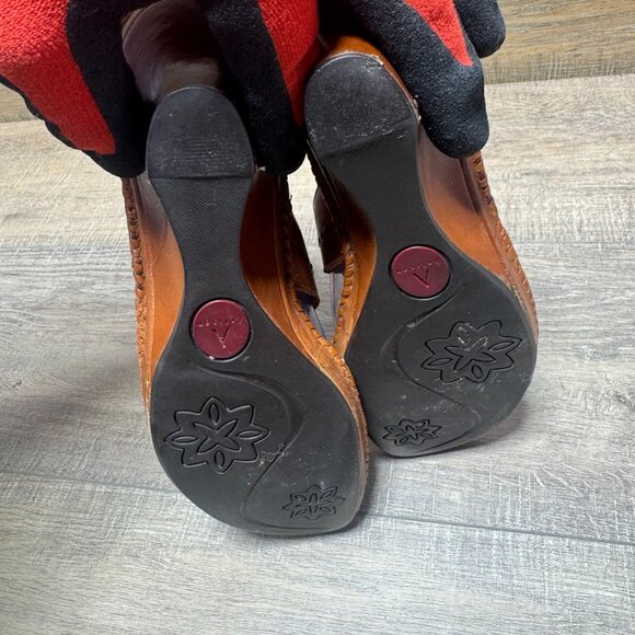 Clarks Artisan Boho Brown Leather Wedge Heel Thong Sandal Women's Size 8.5 - Picture 4 of 6